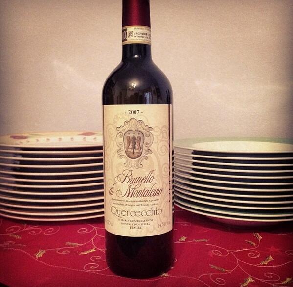 LBOfficial10's tweet photo. Santo Stefano e si mangia ancora .... #Brunello di #Montalcino ! http://t.co/BKBeyjYVCi