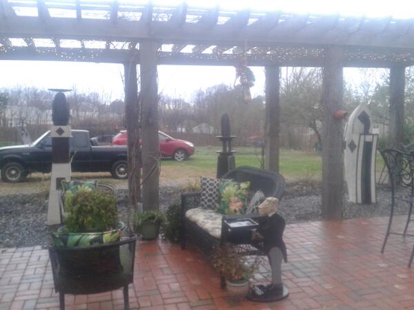 TrippJarvis's tweet photo. @libertyarts  sculptor tripp Jarvis temporary install in holly springs http://t.co/lWG21ydVGT