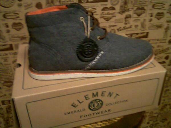 LuzBelitoCabe's tweet photo. Zapas Element chico para vestir http://t.co/CRCL3aK6GW