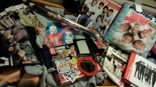 rosaaababosa's tweet image. 👌👏💞My parents know me so well, and I still have alot more.👌👏💞 #OneDirectionmerch