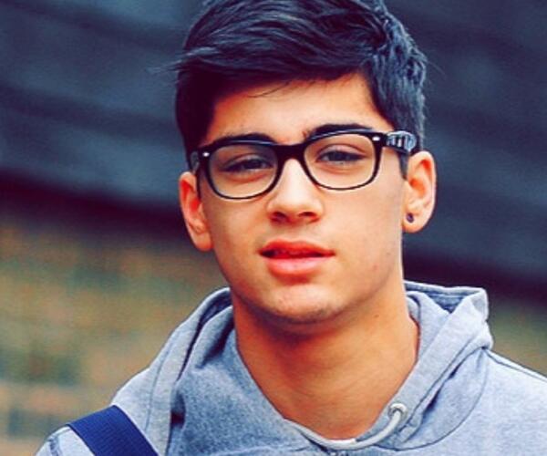 DirectionarQout's tweet image. He So Fine!