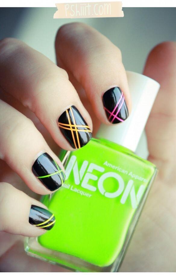 MakeupStyIes's tweet photo. Neon striped lacquer http://t.co/oLQmuCnkad
