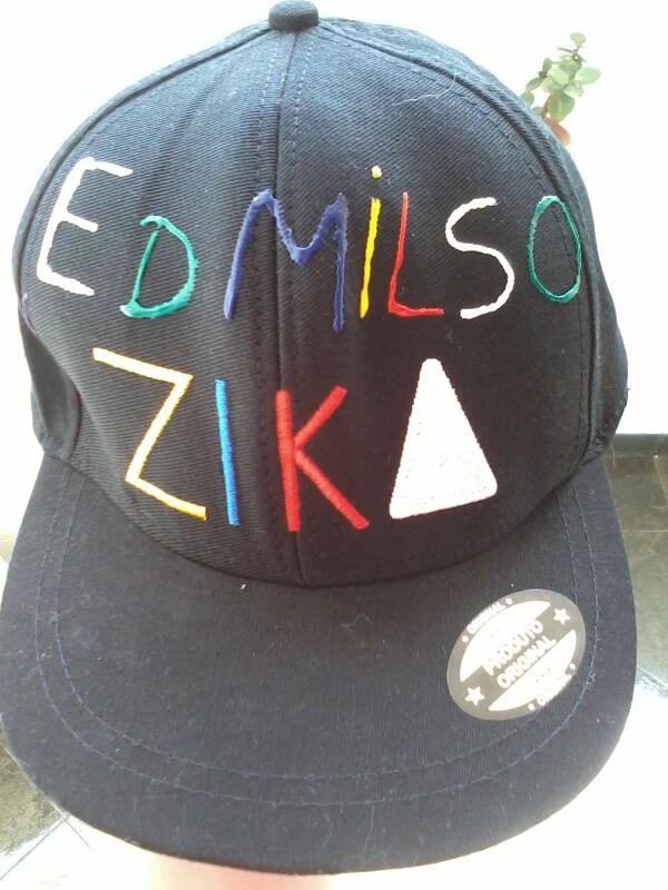 lightwweight's tweet image. pedi um boné do merch de amigo secreto e eu ganhei:  dfçlhmdfs~´lnhdfkçjlnqer´lgknerwçlnhdzf~lkgnmas,m;d