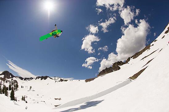 burtonsnowboard tweet picture