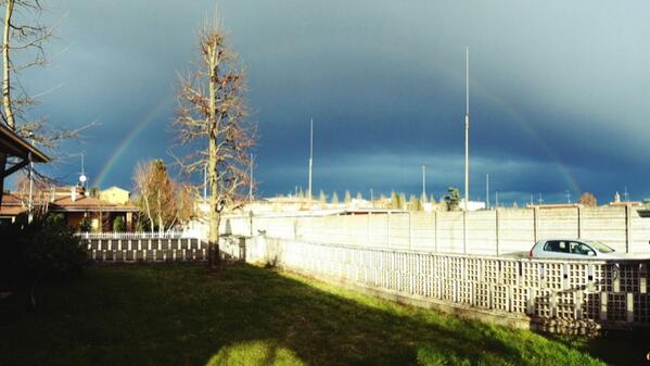 TennySyl's tweet photo. Somewhere over the rainbow... http://t.co/hhuzkECoF8