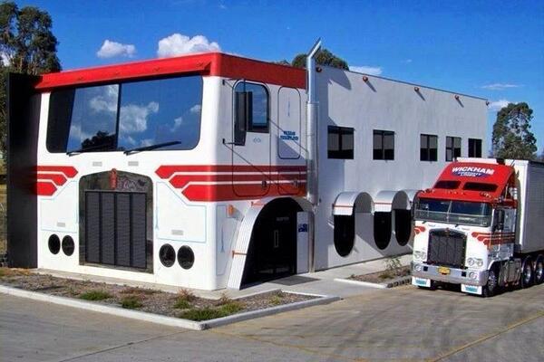 This would make a great office for Premier Trailer Service. What's your opinion?