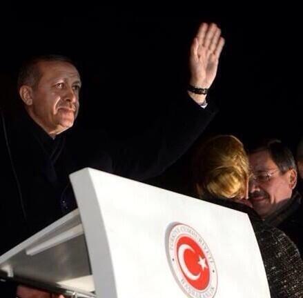 06melihgokcek's tweet photo. SEVİYORUZ LIDERIMIZI...SEVİYORUZ YOL ARKADAŞIMIZI... http://t.co/1y41VCx9Zt