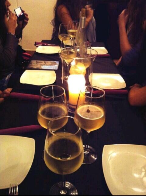 carol_mpiriz's tweet photo. Cenita navideña con las nenis!! @laucimade @PalomaGG8 @MarinaCriso @martucartu @BeGarPerez @piruletti @Cristinamngs http://t.co/chLrgWFaN7
