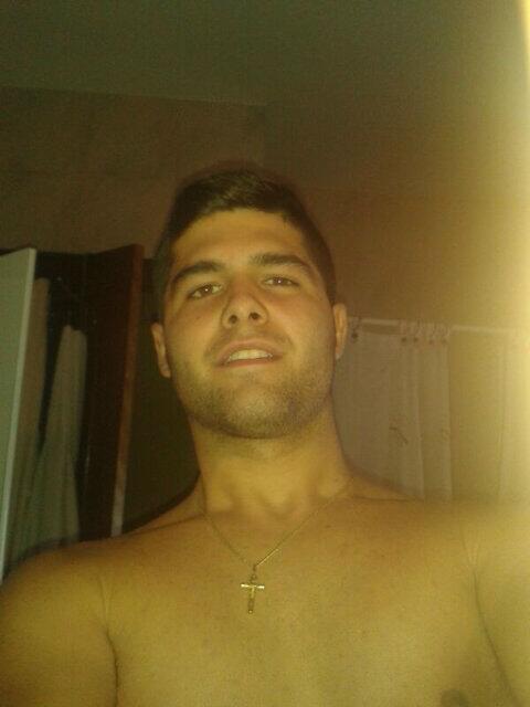 Hetero_Caliente's tweet photo. Esta delicioso este #hetero de #España el tio y futbolista...! RT http://t.co/0vIXcS5UCZ