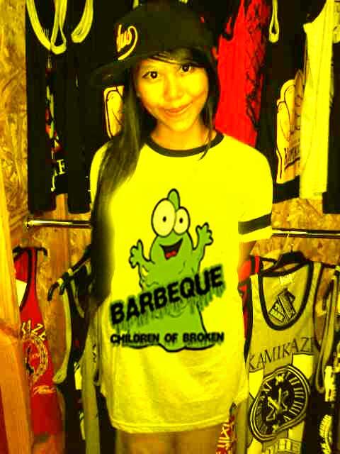 KamikazeClothes's tweet photo. @BBQofficial @kiky_BBQ @RizqBaker @NengKelemezan http://t.co/7vIAPbfYwl