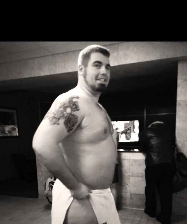 HoggP41's tweet image. @M_SMiTH70 needs bigger towels at lifetime #doesntfit #filingcomplaint