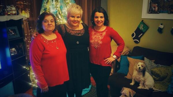 BOSTON7272's tweet photo. Love my family! #mom #sister #bffl #christmas http://t.co/azlZkyM5v5