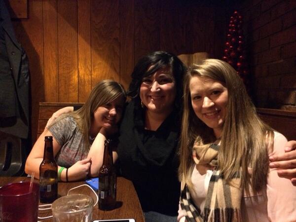 carralicious's tweet photo. @CrystalSeth5  hanging with your gf! http://t.co/LBrYdpuWWJ
