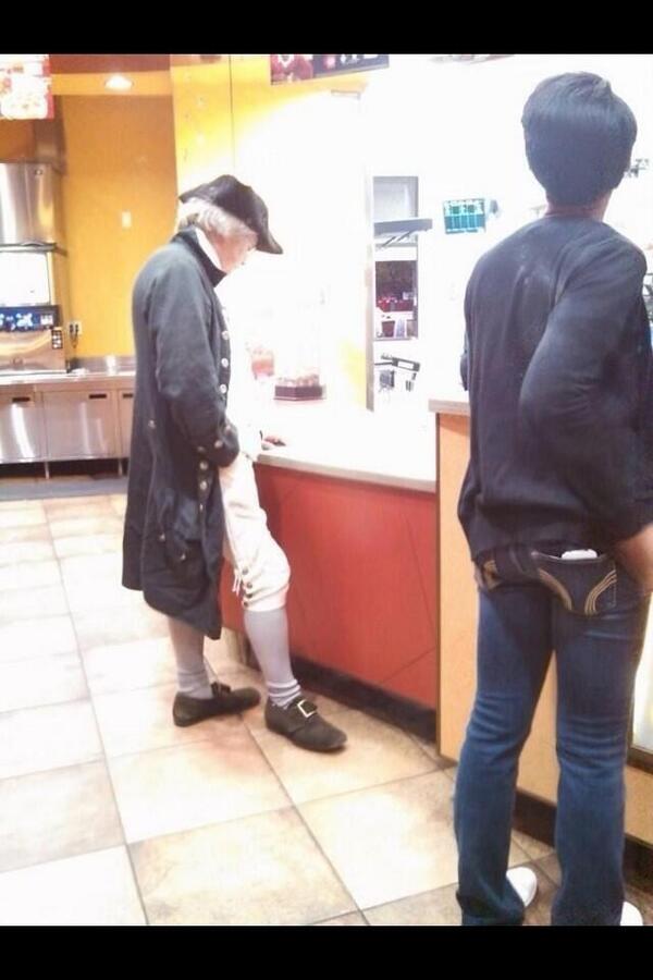 j0sh1274's tweet photo. This nigga just got done signing the declaration of independence &amp; went to pick up some McDonalds http://t.co/Ps1ocNvD0U