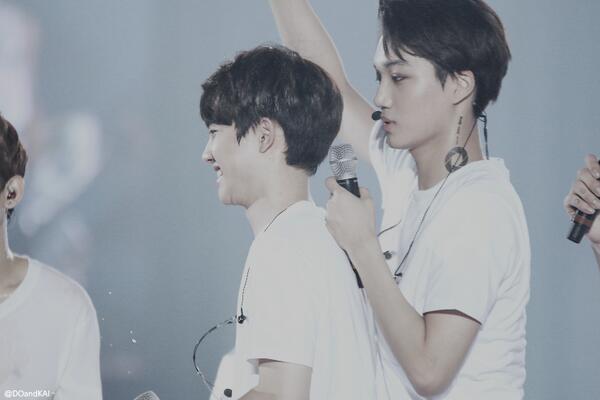 atom1802's tweet photo. สิงพี่เค้าไปเลยจงอินนนนนนน ถถถถถถถถถ #kaisoo http://t.co/6fci16oLfH