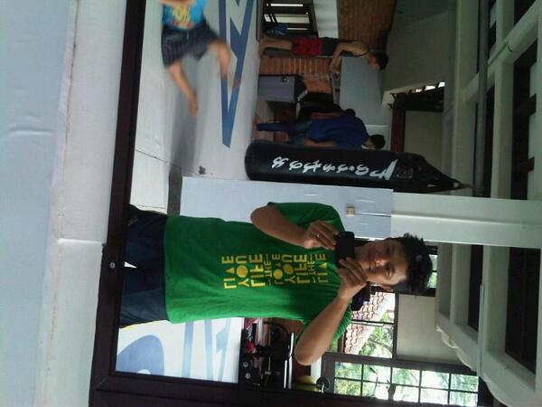 eda_FC's tweet photo. Kaos nya A’ Molan #Eksis! #TShirtEDA RT @molanku: Si Hamiddddd KO! #ceritanyamuaythai http://t.co/yTo8rdU73S