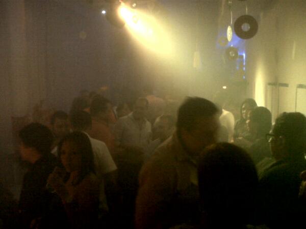 whiteroomgye's tweet photo. Casa llenaaaaa!!! http://t.co/mnEuQF4tCB