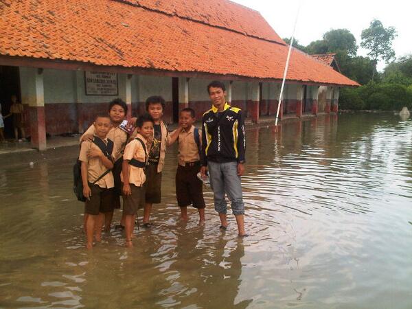 mahasiswa Teknik UBJ, untuk mengamalkan Dharma PT ke-3, kita akan mengabdi di Daerah Sembilangan tgl 30 Jan-1 Feb 14