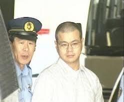 オウム幹部bot 中川智正 ホーリーネームはヴァジラティッサ 中学時代のあだ名は ケツ 俳人の江里昭彦と俳句同人誌を創刊し 独房での内省の句を詠んでいる また最終意見陳述では 一人の人間として 医師として 宗教者として失格だった と謝罪した