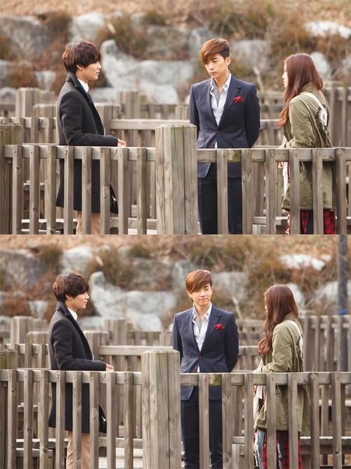rednaeun's tweet photo. RT _Wi7CHCENTER: [ PIC ] Naeun - SBS Gayo Daejeon Parody #36 http://t.co/9Y7oVuT8lY