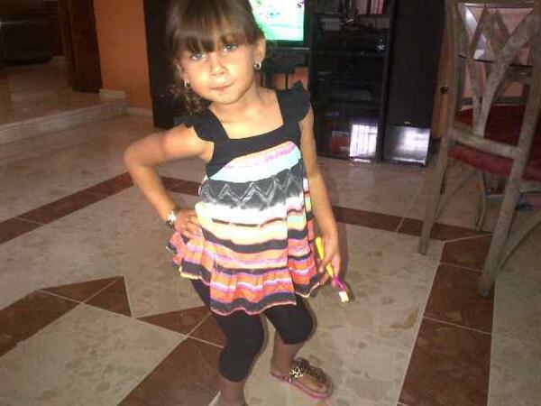 LobosRD's tweet photo. Mi ahijada http://t.co/qblUbXlRyP