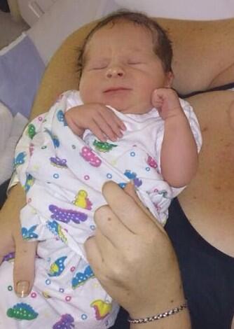 DaKotaFG's tweet photo. “@skitzopuppy: My new nephew Austin Jarrad. Boxing Day baby. http://t.co/AZjyEaZWvP” That's my new human cousin! Can't wait to rough him up!