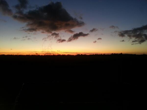 Motets67BarGril's tweet photo. Amanecer de mi pais http://t.co/3KG7Fe1ZC5