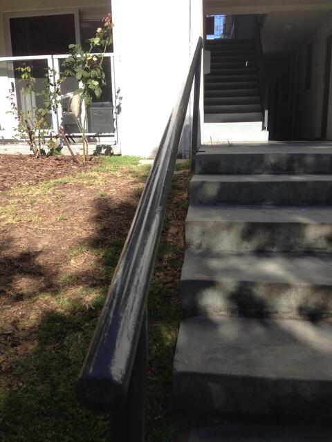 calvinkosovich's tweet image. Forced by residence by the apartment and police to re paint the hand rail we were riding. #aintnothing #streetgame