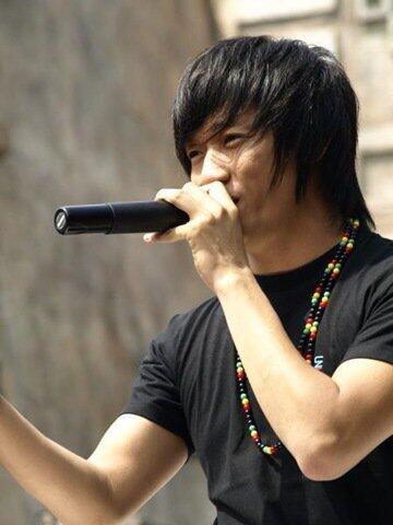 balanceband's tweet photo. Romantic song tonight featuring @seventeenifan Annie's cafe http://t.co/YxvEL6ztoU
