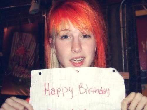 FotoParamore's tweet image. #HappyBDayHayleyWilliams é com a maior honra desse mundo digo que admiro e amo d+++  essa mulher