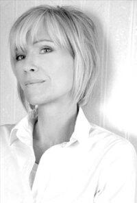 LColorati's tweet image. Look how pretty this bestselling author MANOU BAHAMA is :-) photo attached! amazon.com/letzte-Arsch-G…