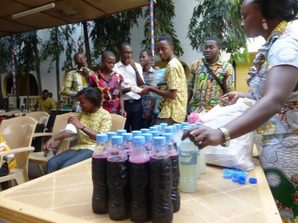 eternel_fache's tweet image. "@ohaniceyt: Lunch Time #BootWoeCamp en attendant La Démo du #Wafate #3DPrintogo #Team228 http://t.co/nm4AKnFV6U"