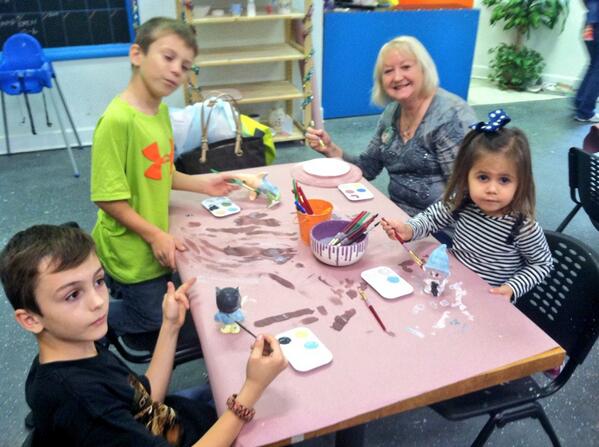 GiggleMagazine's tweet photo. @DoArt with the kiddos and Grandma for the morning! http://t.co/kBgk3cTAVx