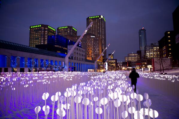 LARTDEVIVREE's tweet photo. #Art &amp; #Design #inspiration: #Kanva, Entre les rangs, Luminothérapie, Place des Festivals, #Montréal. http://t.co/FloiAev9yi