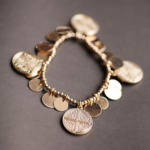 cube3store's tweet image. New Arrival: Gold Colour Medal Bracelet
Free Shipping to Worldwide!
cube-store.com/index.php?rout…