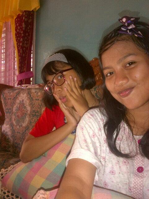 tasyaZee's tweet photo. With kak sarah http://t.co/HMIOeYcgfG