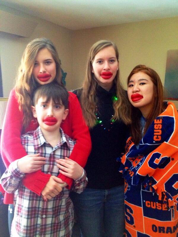 AnikaJayne's tweet image. Because we're weird💖 #waxlips