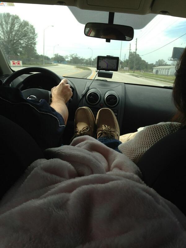 kearney_grace's tweet image. I guess you could say our car is packed pretty tight. #5peopleina5personcar #Kearneyfamily