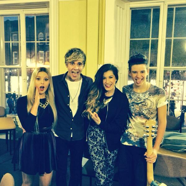 OTYOfficial's tweet photo. http://t.co/uJIEU4qlsh we're still going guys!! RT for a follow or DM! GO GO GO http://t.co/a2PiPm5oUB