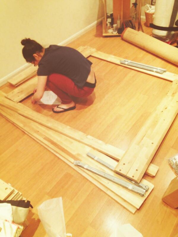 RedD_PR's tweet image. Helping my housemate put her furniture together and creating musical ambiance. #buildermode