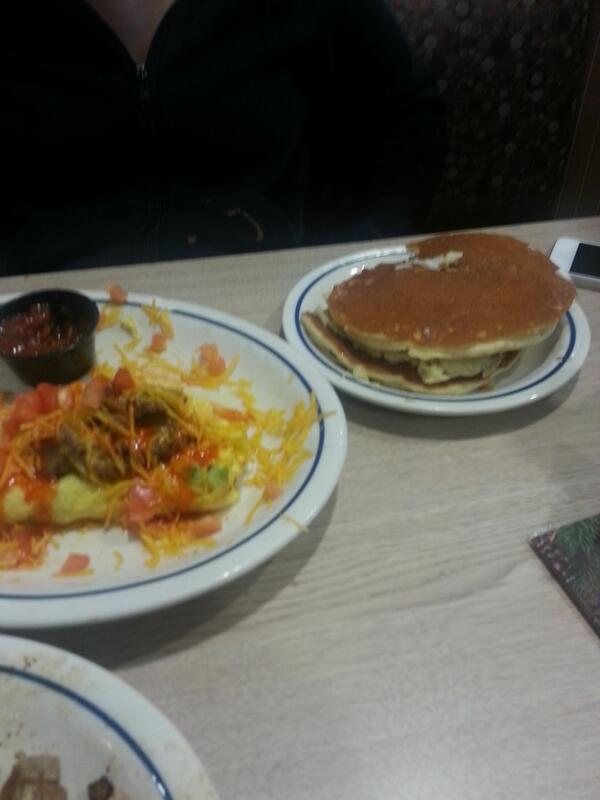 TdaddyNeal's tweet photo. @ekmcghee take all u want but eat all u take ... sum people don't listen &amp; I'm not sayN no names *cough @t_mcghee http://t.co/bavMTFAHa0