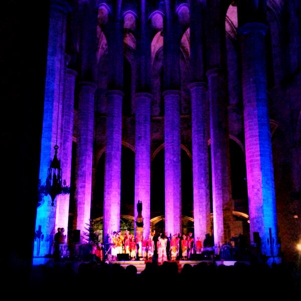 RT <a href="/YolandaGranados/">Yolanda Granados</a>: En el hermoso concierto de Malagasy Gospel de <a href="/faguadecoco/">Red Agua de Coco</a> en Sta María del Mar #Born #Barna