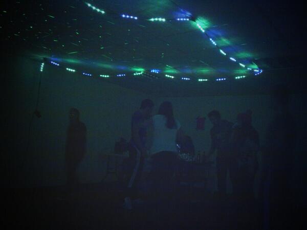 patrymanhattan's tweet photo. Que poco nos hace falta para montar una buena fiesta en @CUBILLASdeRUEDA http://t.co/1fM1lrOW4Y