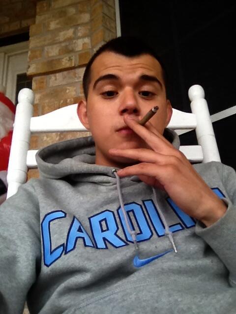 DaRealJuicyGabe's tweet photo. ~ up in smoke http://t.co/QE7q27Tans