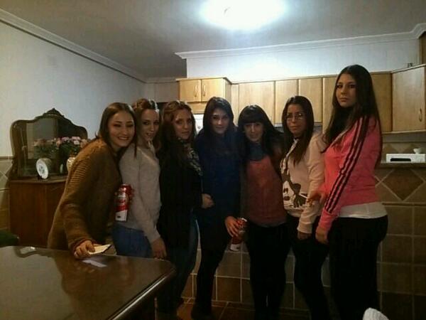 marina_qsd's tweet photo. "@EliColilla: De cortijeoo con las peponas que mas quuieroo!! http://t.co/FciRdu9GEZ"