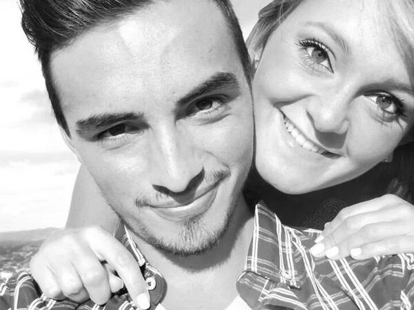 JulitoAGV92's tweet photo. Hace 365 días que conocí a la persona perfecta para mí. Te quiero mucho @Miryasekas http://t.co/6RxYq2x0oE