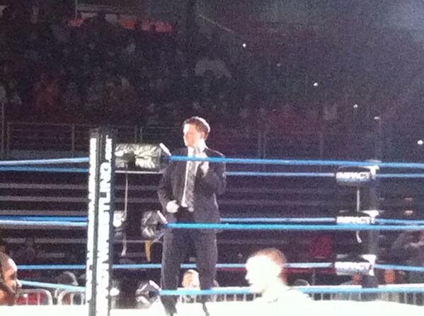 SpanishEagle10's tweet photo. #ImpactLive #TNAPhilly #Impactwrestling #jeremyborash http://t.co/Yrel2xqMfU