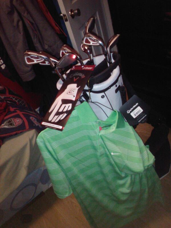 KArmsworthy6's tweet image. Successful day at GolfTown, Couple new toys #CobraAmpCellirons #TaylorMadePureLiteBag #NikeShirt #CallawayXHotGlove