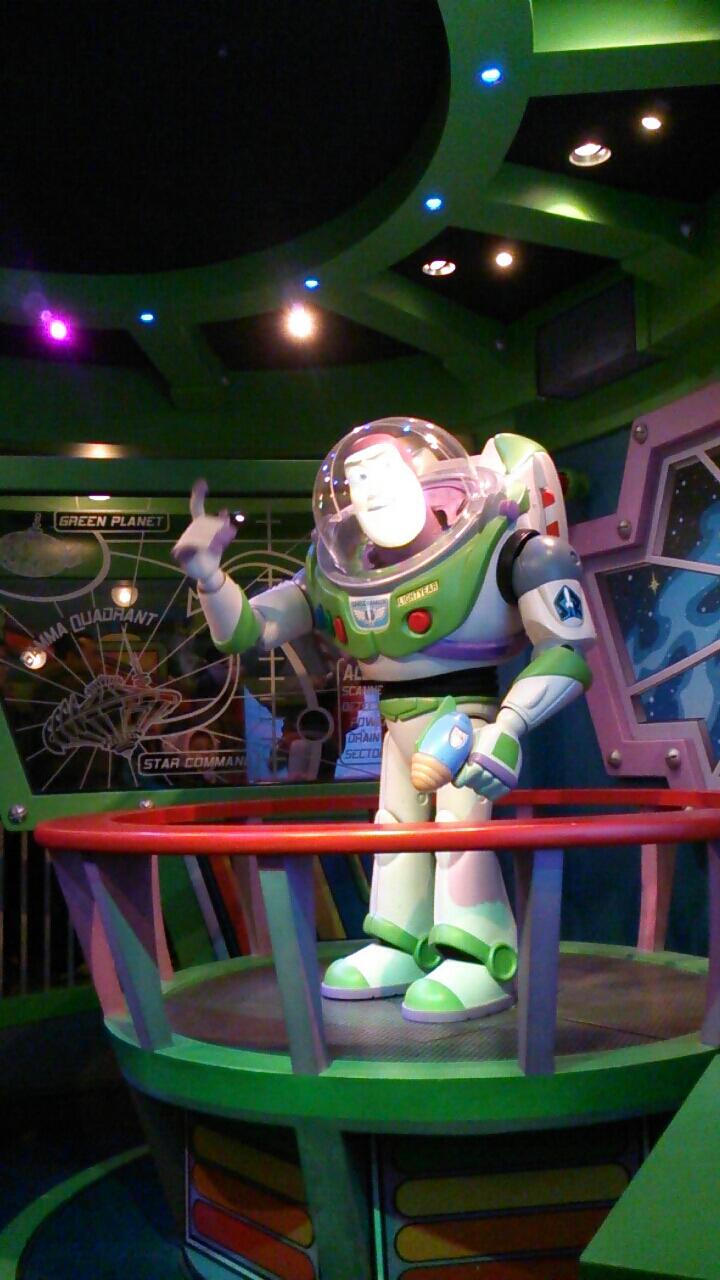 バズライトイヤー声優が所ジョージじゃない理由なぜ バスの声は誰 みずいろブログ