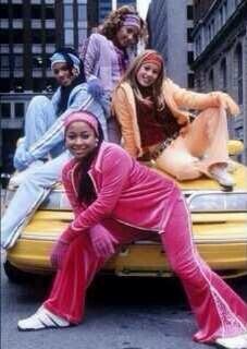 ijournalsi's tweet image. - Ahí esta tu crush

- ¿¡DÓNDE!?

- Ahí viene, actúa normal